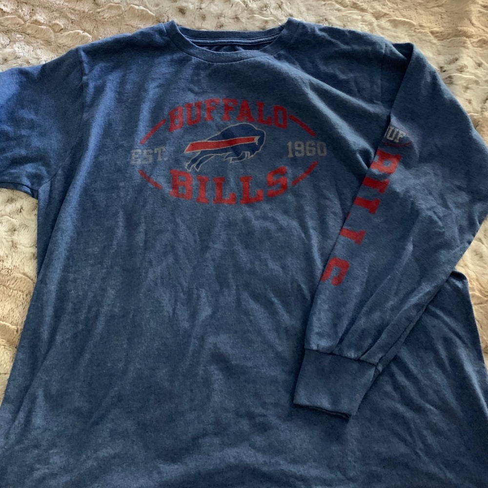 Buffalo Bills men’s large long sleeve tee